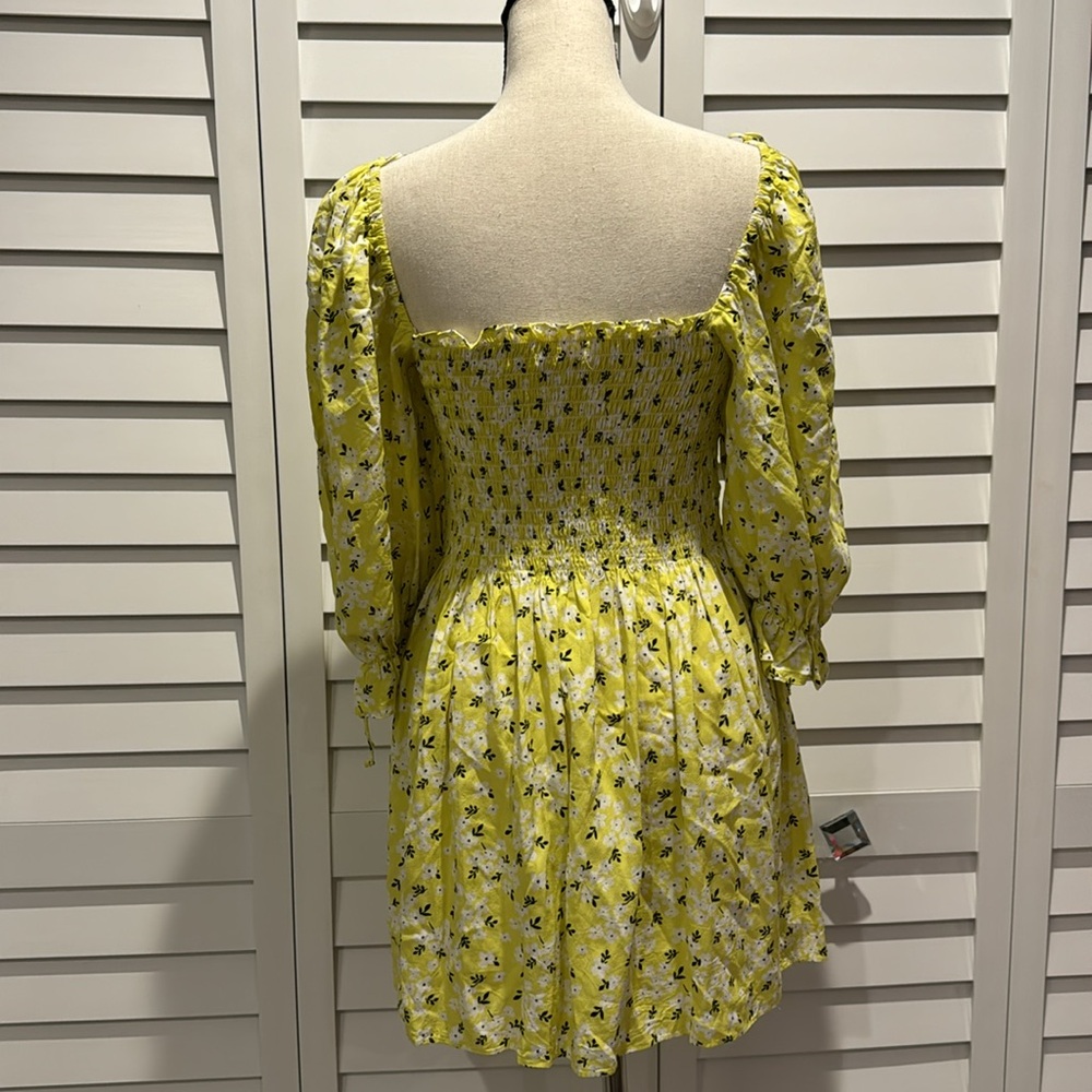 For Love & Lemons Pre Loved rushed Dress in a Rayon/ Viscose Blend. - Picture 7 of 10